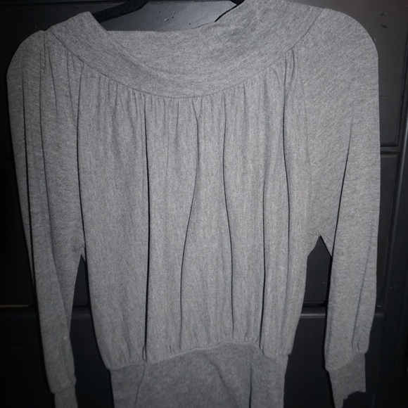 Gray top - Picture 2 of 2